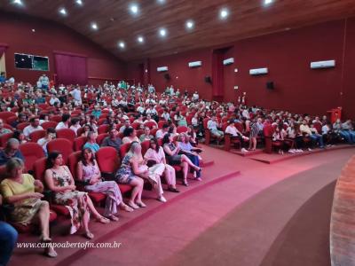 LS: Colégio Laranjeiras premia alunos destaques do ano