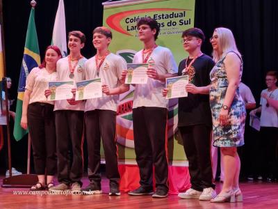 LS: Colégio Laranjeiras premia alunos destaques do ano