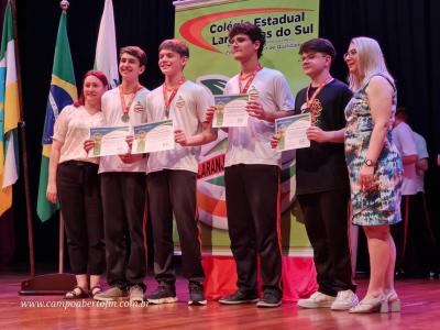 LS: Colégio Laranjeiras premia alunos destaques do ano