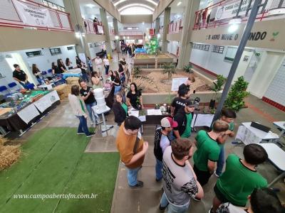 Escola  Técnica realiza a Primeira Feira de Educação e Técnologia