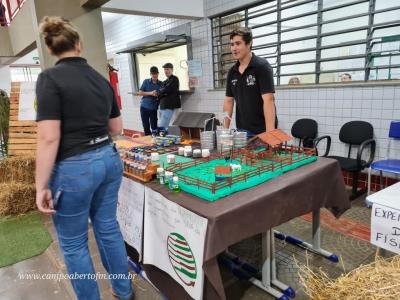 Escola  Técnica realiza a Primeira Feira de Educação e Técnologia