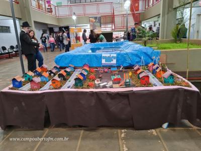 Escola  Técnica realiza a Primeira Feira de Educação e Técnologia