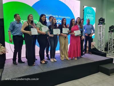 Programa Sicredi Fortalece entrega Certificado de conclusão a 91 associados da região