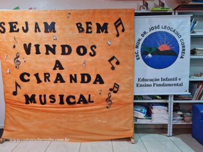 Escola José Leocádio Correia comemora Dia do Músico com Ciranda Musical