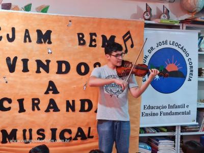 Escola José Leocádio Correia comemora Dia do Músico com Ciranda Musical