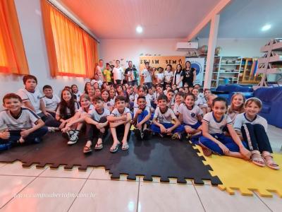 Escola José Leocádio Correia comemora Dia do Músico com Ciranda Musical