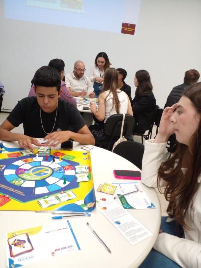 Vereadores do Parlamento Jovem do Núcleo de Laranjeiras visitam TRE-PR