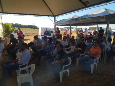 Começou o dia de Campo Coprossel no Centro de Eventos de Laranjeiras do Sul