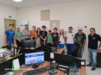 Etapa das visitas a Campo Aberto FM do Projeto Jovens Comunicadores foi concluída nesta segunda (29)