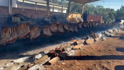 LS: Costelada do Rotary recebeu centenas de pessoas para comemorar o Dia do Trabalhador