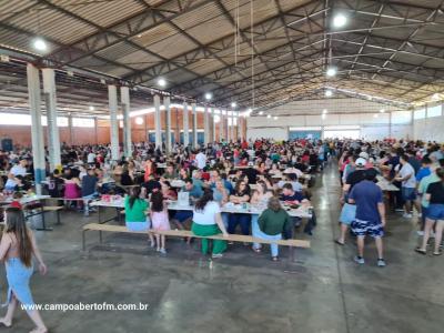 LS: Costelada do Rotary recebeu centenas de pessoas para comemorar o Dia do Trabalhador