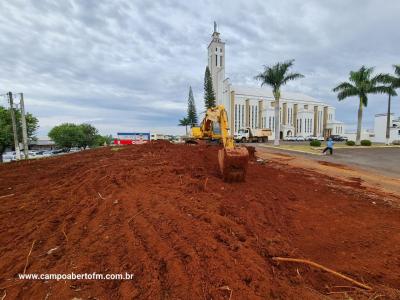 Paróquia Sant'Ana de Laranjeiras do Sul iniciou as obras de Revitalização da Praça da Igreja Matriz
