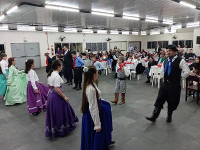 LS: CTG Estância do Iguaçu comemora Dia das Mães com jantar