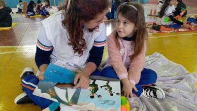 Projeto "Viajando na Imaginação" Encanta Alunos na Escola Municipal Dr. Leocádio José Correia