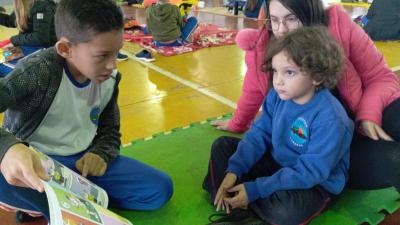 Projeto "Viajando na Imaginação" Encanta Alunos na Escola Municipal Dr. Leocádio José Correia