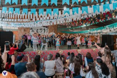 Festa da Escola Vicentina Sant´Ana reuniu milhares de pessoas em Laranjeiras do Sul