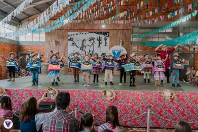 Festa da Escola Vicentina Sant´Ana reuniu milhares de pessoas em Laranjeiras do Sul
