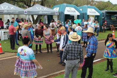 COPROSSEL E SICOOB: Celebrando o Cooperativismo com Saúde, Meio Ambiente e Comunidade