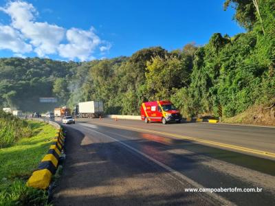 CaminhÃ£o pega fogo na BR 277 e carga Ã© salva graÃ§as a agilidade dos bombeiros