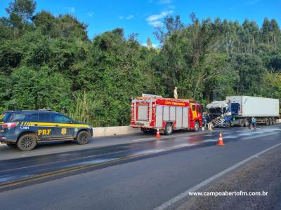 CaminhÃ£o pega fogo na BR 277 e carga Ã© salva graÃ§as a agilidade dos bombeiros