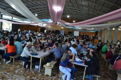 Chegada da Cavalgada com Santa Missa foi o ponto alto da programação deste domingo da Festa de Sant´Ana