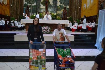 Novena da Padroeira Sant´Ana teve benção das famílias no 6º dia