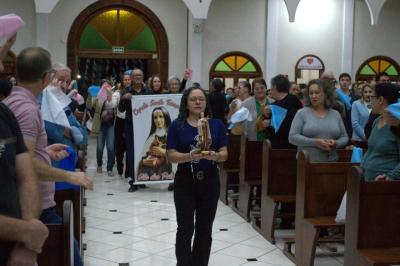 Novena da Padroeira Sant´Ana teve benção das famílias no 6º dia