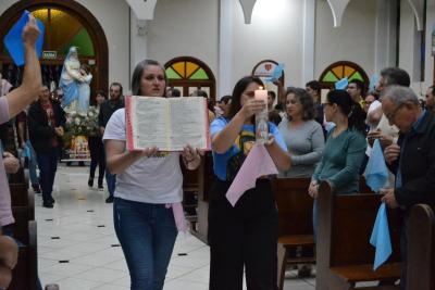 Novena da Padroeira Sant´Ana teve benção das famílias no 6º dia