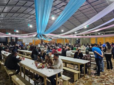 Noite do Pirogue da Festa de Sant´Ana reuniu centenas de pessoa no Pavilhão da Matriz