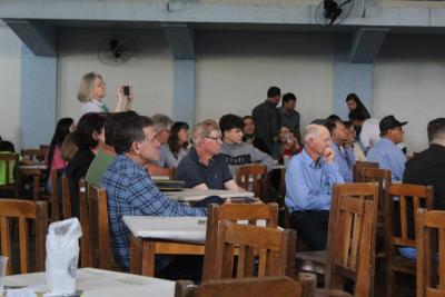 Encontro de Produtores em Laranjeiras do Sul celebra o dia do agricultor