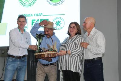 Encontro de Produtores em Laranjeiras do Sul celebra o dia do agricultor