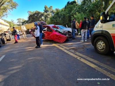 LS: Grave acidente deixa vitima presa às ferragens e bloqueia BR 277