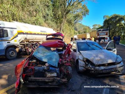 LS: Grave acidente deixa vitima presa às ferragens e bloqueia BR 277