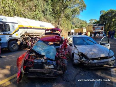 LS: Grave acidente deixa vitima presa às ferragens e bloqueia BR 277