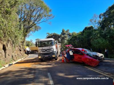 LS: Grave acidente deixa vitima presa às ferragens e bloqueia BR 277