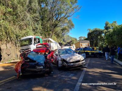 LS: Grave acidente deixa vitima presa às ferragens e bloqueia BR 277