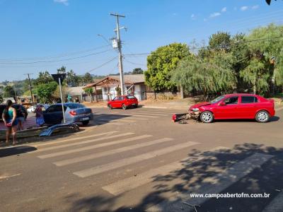 LS: Três veículos se envolvem em acidente no Bairro São Francisco