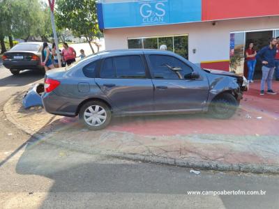 LS: Três veículos se envolvem em acidente no Bairro São Francisco