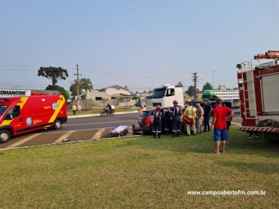 LS: Colisão entre caminhao e carro de passeio é registrada no trevo de acesso a cidade