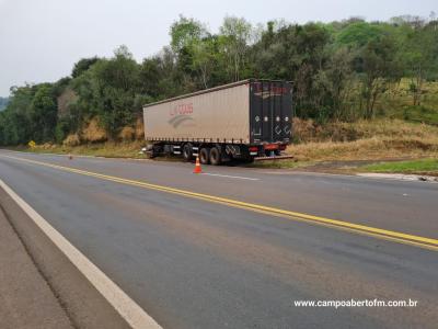 Cantagalo: Motorista fica presa entre banco e volante do caminhão após saída de pista