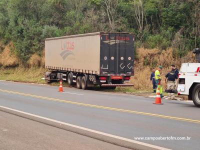 Cantagalo: Motorista fica presa entre banco e volante do caminhão após saída de pista