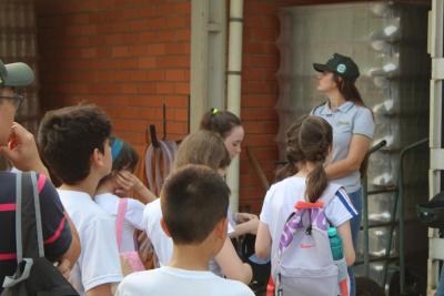 Projeto "Vivenciando a Prática" leva alunos ao dia a dia de uma propriedade rural em Rio Bonito do Iguaçu