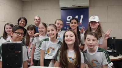 Alunos do 5º ano da Escola Anjo da Guarda Visitaram a Campo Aberto FM