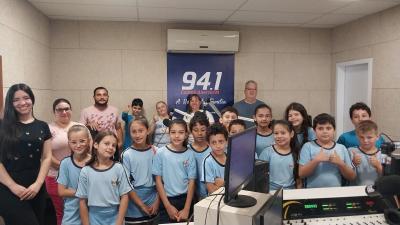 Alunos da Escola Chico Mendes Apresentam Projeto Sobre a Natureza na Campo Aberto FM