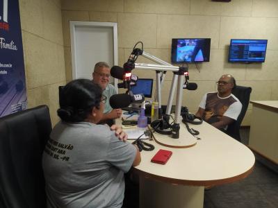 Equipe da Comunidade Frei Galvão do Bancário visitou a Campo Aberto FM