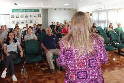 Reunião da Comissão de Mulheres Rurais em Laranjeiras do Sul: Liderança e Fortalecimento da Mulher no Campo