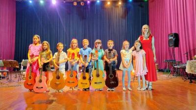 Recital Dó Ré Miranda de Laranjeiras do Sul Encanta Público no Cine Teatro Iguassu