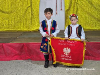 Escola José Bonifácio promoveu "Noite Cultural" com "Seção de Autógrafos" dos pequenos escritores