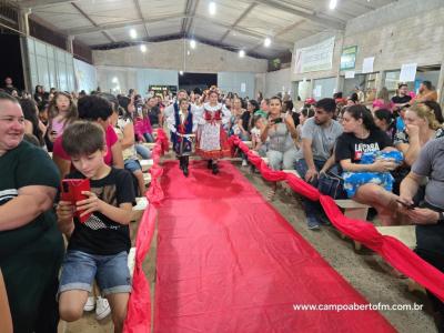 Escola José Bonifácio promoveu "Noite Cultural" com "Seção de Autógrafos" dos pequenos escritores