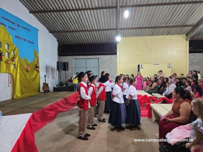 Escola José Bonifácio promoveu "Noite Cultural" com "Seção de Autógrafos" dos pequenos escritores